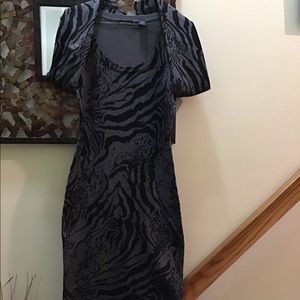 Spandex gray dress with black design